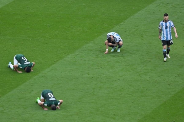 Saudi Arabia stun Argentina and Messi!