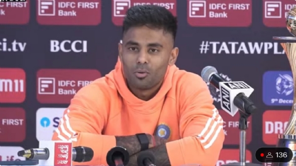 Suryakumar Yadav 2 journalists